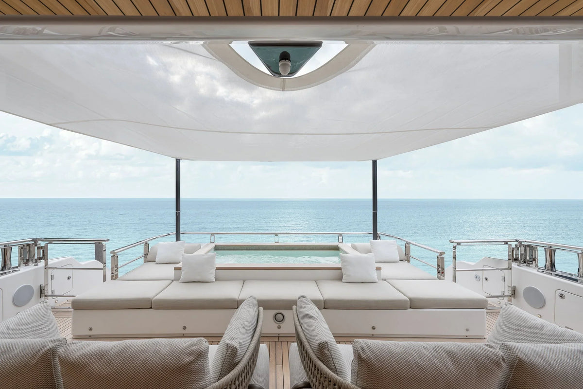 SQUALO 100’ FT Yacht