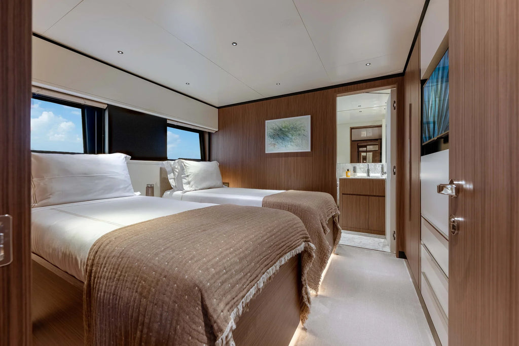 SQUALO 100’ FT Yacht